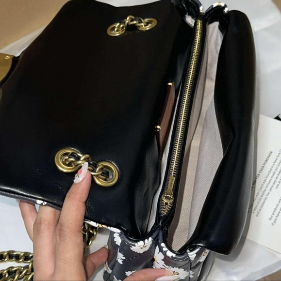 SolD Tabby Shoulder Bag 26 With QTabby Floral - Picture 8 of 10